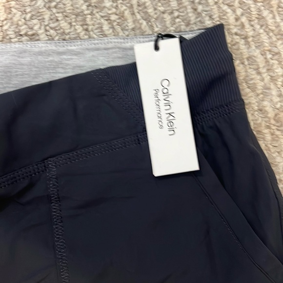 - Calvin Klein Capri joggers - Picture 4 of 4